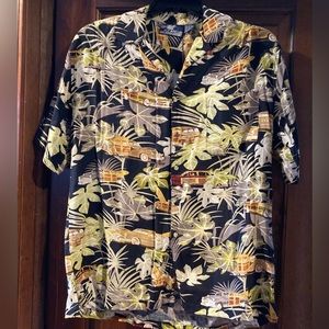 Bay Island men’s button down Hawaiian shirt.